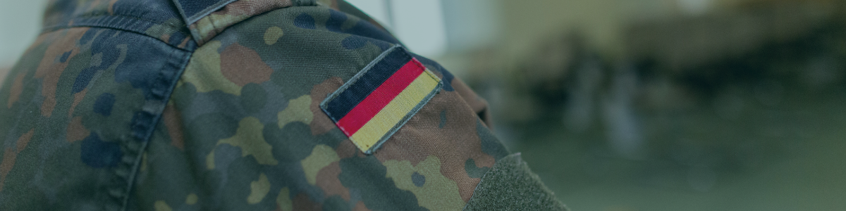 BVerwG 2 WD 14.24 – Kürzung der Dienstbezüge wegen Beteiligung am Ehebruch einer Kameradenehefrau